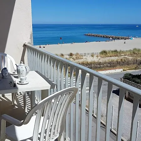 Appartement Accès Direct Pour Ce T2 Climatisé Dans Résidence Avec Parking - 4scyp21 *